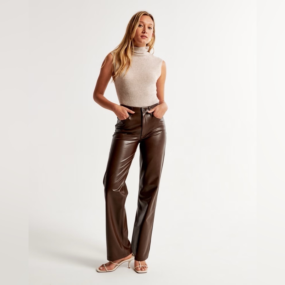 NWT Abercrombie & fitch 90’s relaxed high rise faux leather size 27 long tall